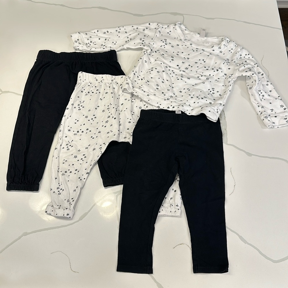4 piece Nordstrom sweatshirt sweatpants set black white stars size 24 months 🖤🤍